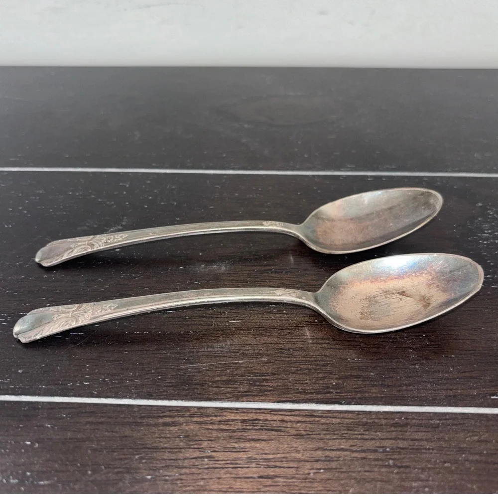 Vintage Depression Era‎ 1940s Wm Rogers Avalon Cabin Silver Plated (2) Teaspoons